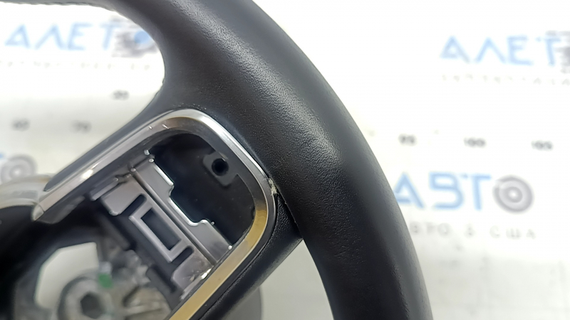 Руль голый Volvo XC90 16-25 кожа черная, без подогрева и лепестков, царапины