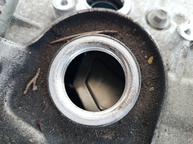 Двигатель 2ZR-FXE Toyota Prius V 12-15 122к повреждение водой, клин, эмульсия, на запчасти