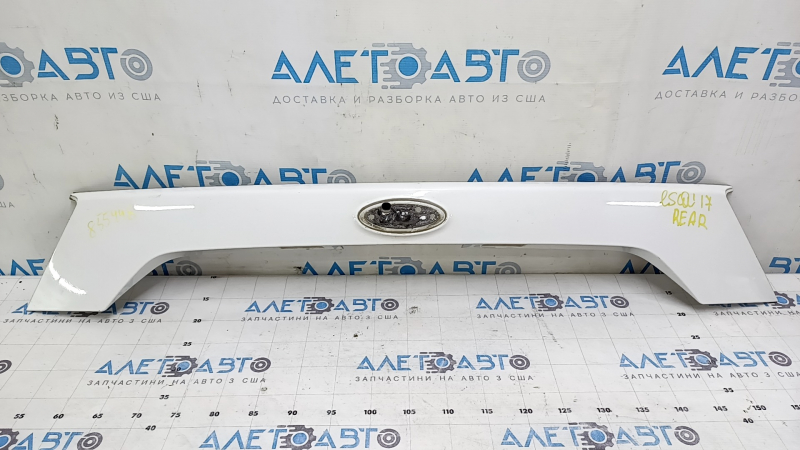 Молдинг двери багажника верхний без эмблемы Ford Escape MK3 17-19 рест, под камеру, надломаны крепления