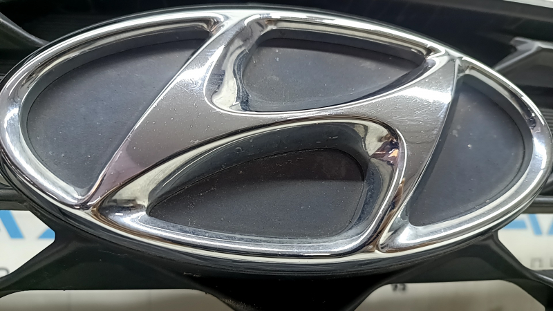Решетка радиатора grill в сборе Hyundai Tucson 19-21 черный мат, обрамление серебро, с эмблемой, песок