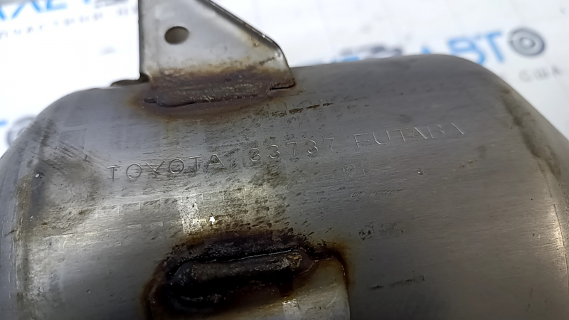 Приемная труба с катализатором Toyota Prius 50 16-20