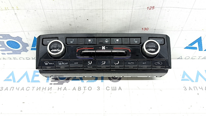 Элемент управления климат-контролем Jeep Grand Cherokee 2021-2026 со следами эксплуатации.