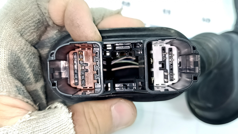 Проводка двери передней левой Jeep Grand Cherokee WL 21-26 под keyless