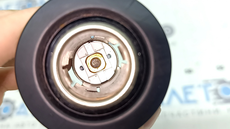 Прикуриватель консоли Lexus RX300 RX330 RX350 RX400h 04-09 черный, с накладкой, царапины