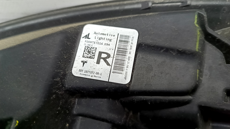 Фара передняя правая Tesla Model 3 18-20 LED с креплением, песок