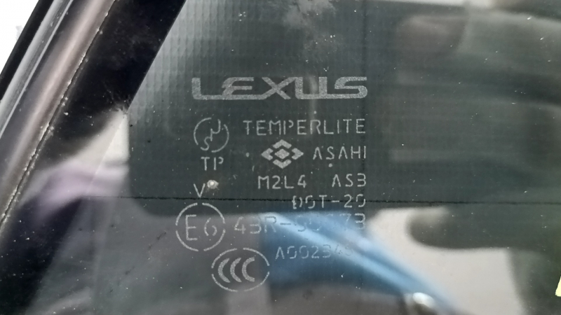 Стекло двери треугольник с уплотнителем заднее правое Lexus RX300 RX330 RX350 RX400h 04-08