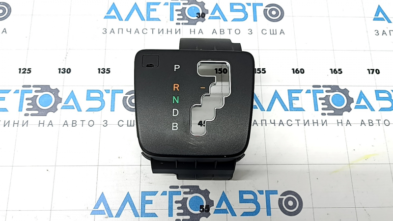 Накладка шифтера КПП Lexus RX300 RX330 RX350 RX400h 04-08 черная с заглушкой, царапины, тычка