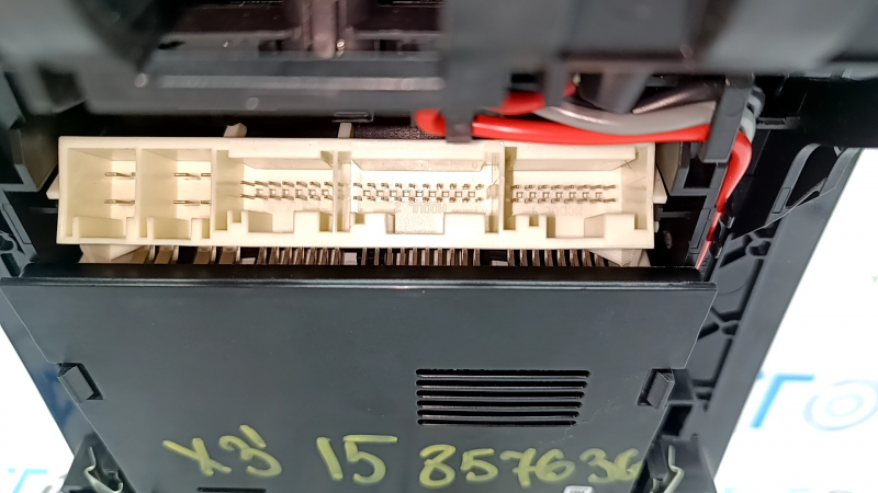 Плафон освещения передний BMW X3 F25 15-17 под панораму с кнопкой SOS, черный, царапины на стекле