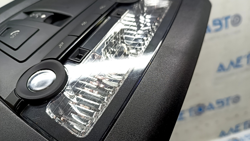 Плафон освещения передний BMW X3 F25 15-17 под панораму с кнопкой SOS, черный, царапины на стекле