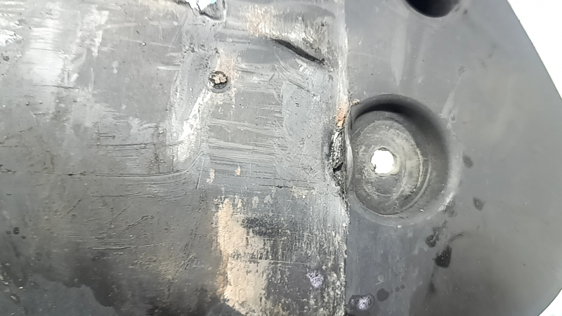 Накладка заднего нижнего рычага правая BMW X5 G05 19-26 надорван, примят
