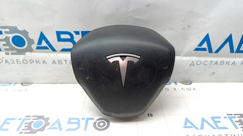 Подушка безопасности в руль для Tesla Model 3, состояние Б/У с царапинами.