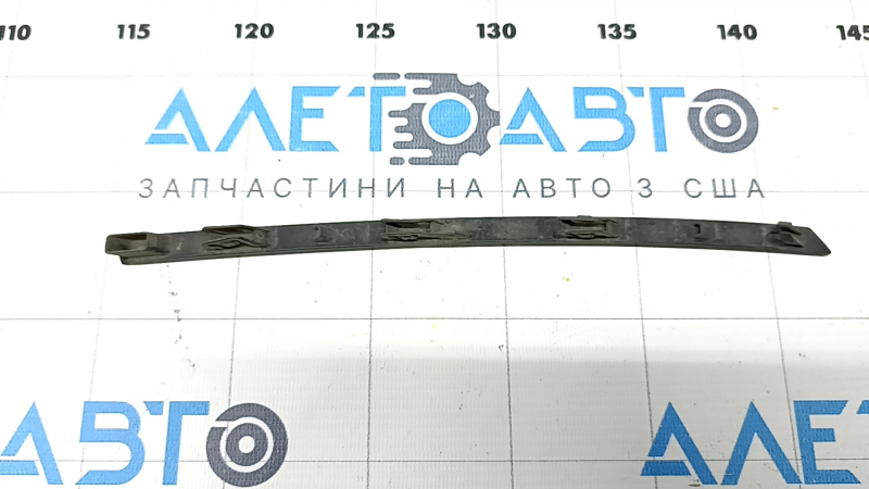 Накладка заднего бампера правая Audi A6 C8 19-25 крашена в синий, S-line, сломана, отсутствует фрагмент