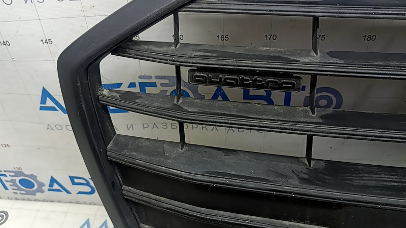 Решетка радиатора в сборе Audi A6 C8 19-23 под парктроники без радара, черный мат с хромом, окрашена, царапины