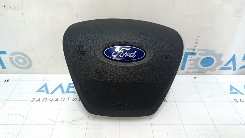 Подушка безопасности водителя для Ford Escape 2013-2019, отличное состояние с минимальными следами использования.