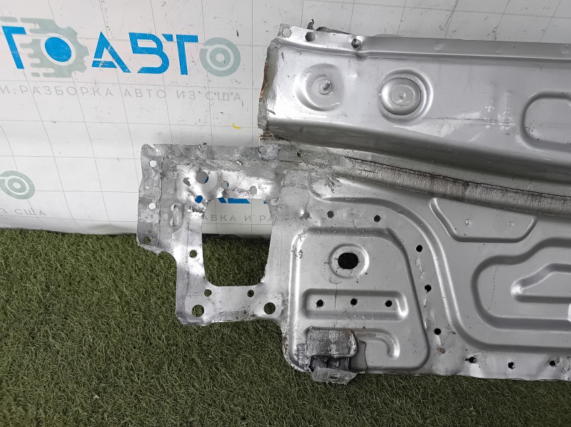 Задняя панель VW Passat b8 16-19 2 части, высверлена, серебро