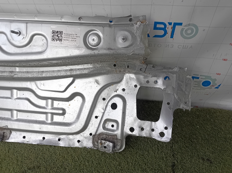 Задняя панель VW Passat b8 16-19 2 части, высверлена, серебро