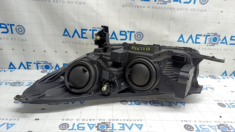 Фара передняя правая Ford Escape MK3 17-19 рест галоген+led, светлая, без крепления, царапины, потертости, сломано крепление
