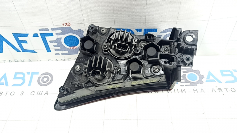 Фонарь нижний бампер правый Toyota Prius 50 19-22 царапины