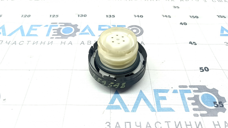 Крышка заливной горловины бензобака Lexus RX300 RX330 RX350 RX400H 04-08 без крепления