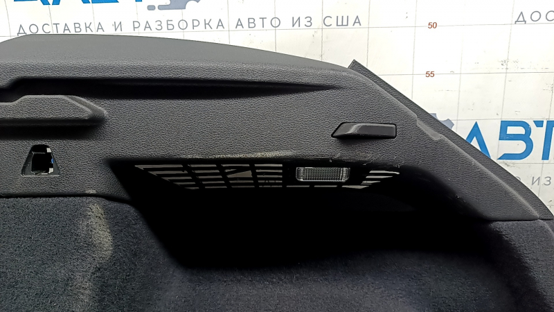 Обшивка арки правая Audi Q3 83A 19-25 черная, царапины на пластике, под чистку, потертости, надлом решетки