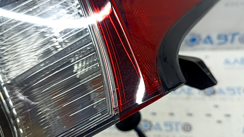 Фонарь верхний крыло правый Toyota Prius 50 19-22 царапины