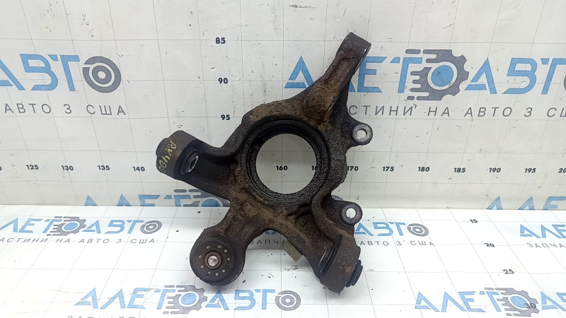 Цапфа задняя правая Lexus RX350 RX400h 06-09 AWD ржавый, сайлент под замену