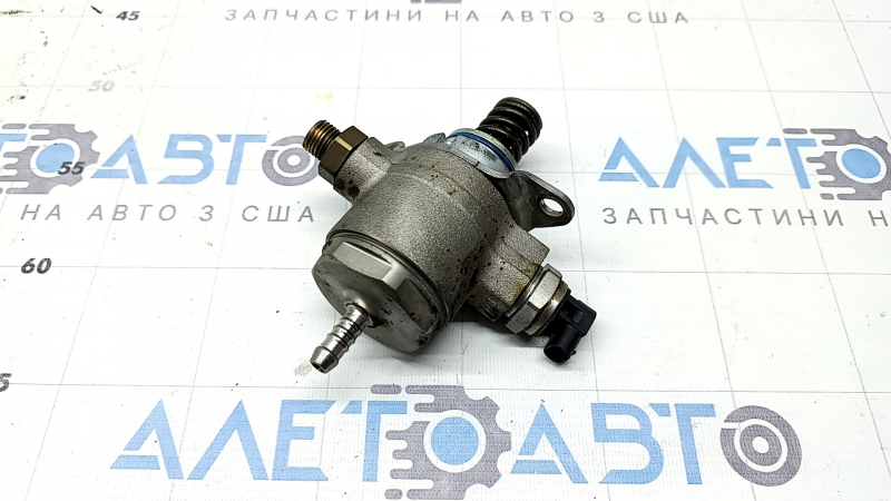 Топливный насос высокого давления для Audi Q5 2009-2017, вид сбоку без дефектов