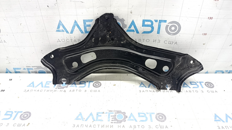 Распорка переднего подрамника Audi A6 C8 19-19