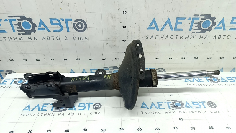 Амортизатор передний левый Lexus RX400h 06-08 ржавый
