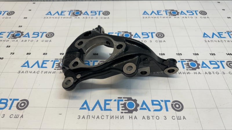 Цапфа передняя правая Lexus UX200 UX250h UX300h 19-26