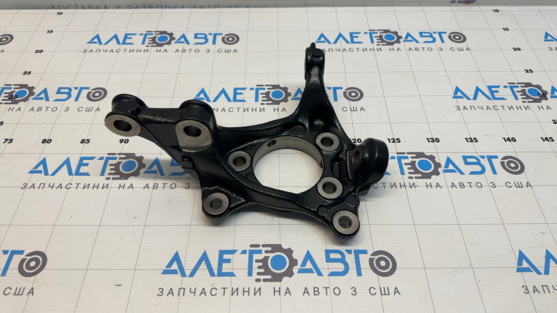 Цапфа передняя правая Lexus UX200 UX250h UX300h 19-26