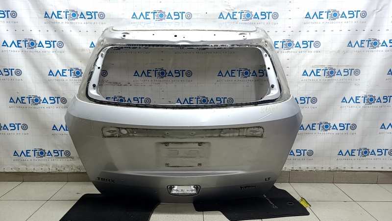 Багажник для Chevrolet Trax 2015-2022, задняя дверь с царапинами и вмятинами.