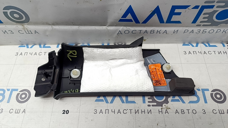 Накладка задней стойки левая средняя Tesla Model 3 18-23 черная, потертости