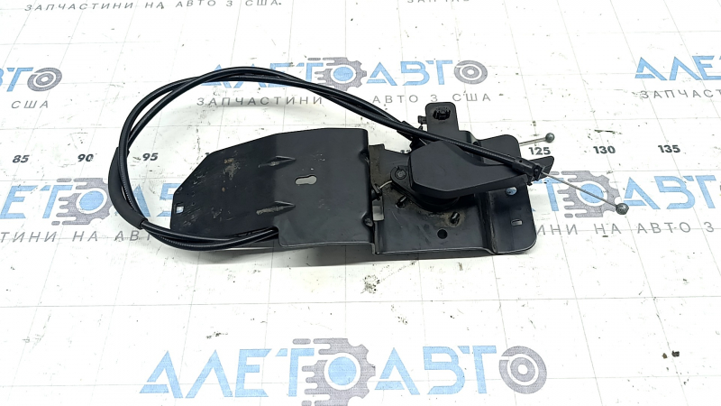 Кронштейн ручки открытия замка капота подкапотного Audi A6 C8 19-20 с тросиками и ручкой