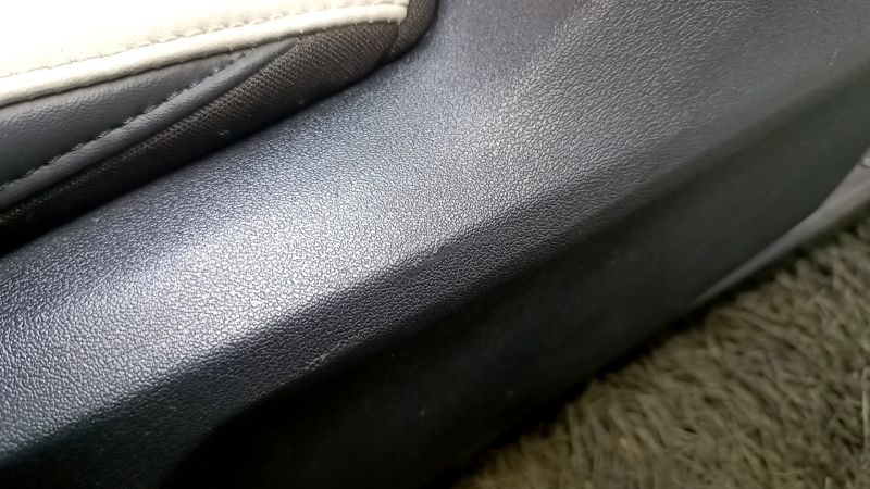 Водительское сиденье Kia EV6 22-24 с airbag, электрическое, подогрев, вентиляция, комбинированная кожа черная с серым, Gt-Line, царапины