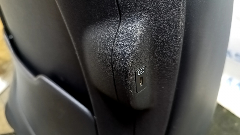 Водительское сиденье Kia EV6 22-24 с airbag, электрическое, подогрев, вентиляция, комбинированная кожа черная с серым, Gt-Line, царапины