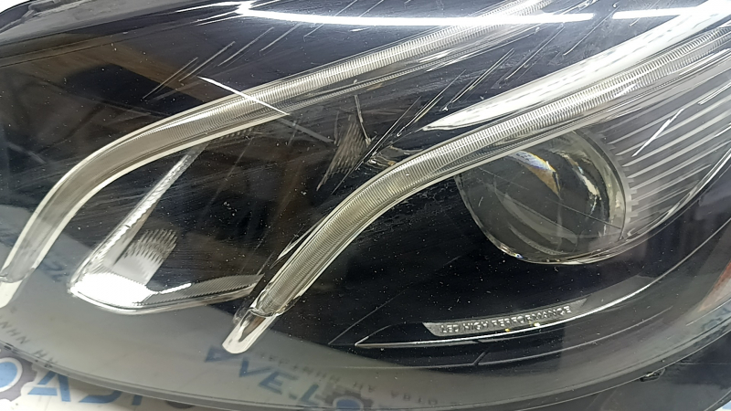 Фара передняя левая в сборе Mercedes W213 E 17-19 LED, надломано крепление, под полировку