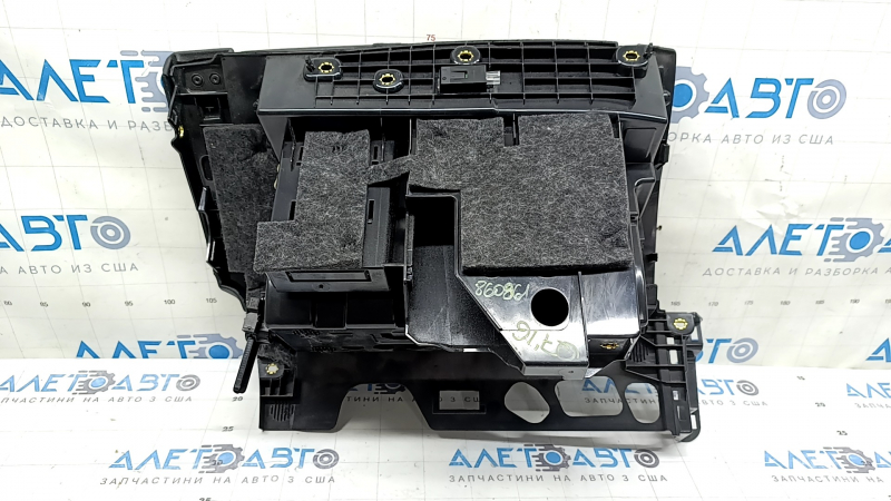 Перчаточный ящик, бардачок Audi Q7 17-17 кожа черная, тычка, вмятины