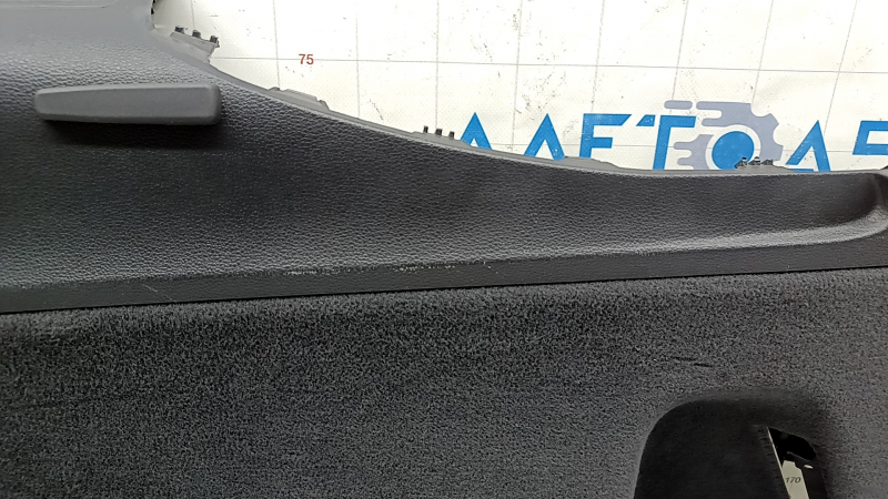 Обшивка арки правая Audi Q7 16-26 черная, царапины, потертости, сломано крепление