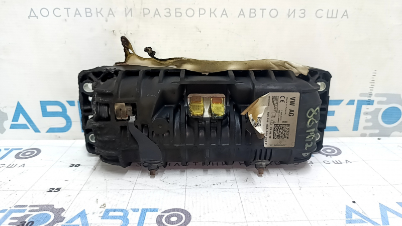 Подушка безопасности пассажира в торпеде Audi Q3, другой ракурс.
