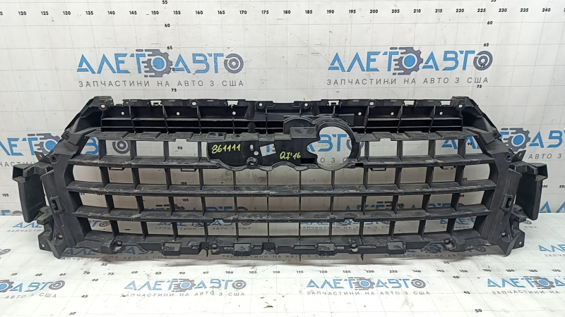 Каркас решетки радиатора grill Audi Q7 16-19 сломаны крепления