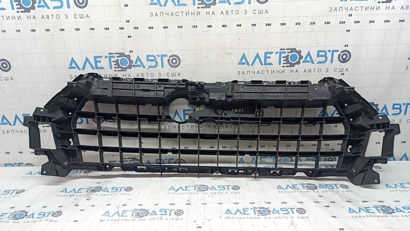 Каркас решетки радиатора grill Audi Q7 16-19 сломаны крепления