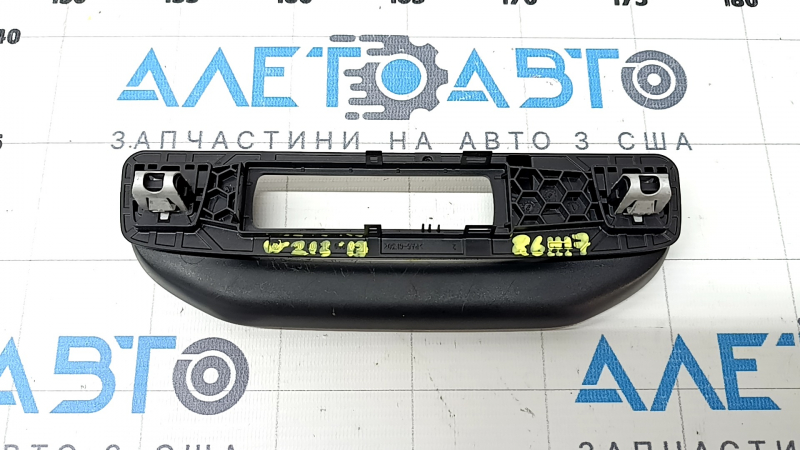 Ручка потолка задняя левая Mercedes W213 E 17-23 черная, царапины