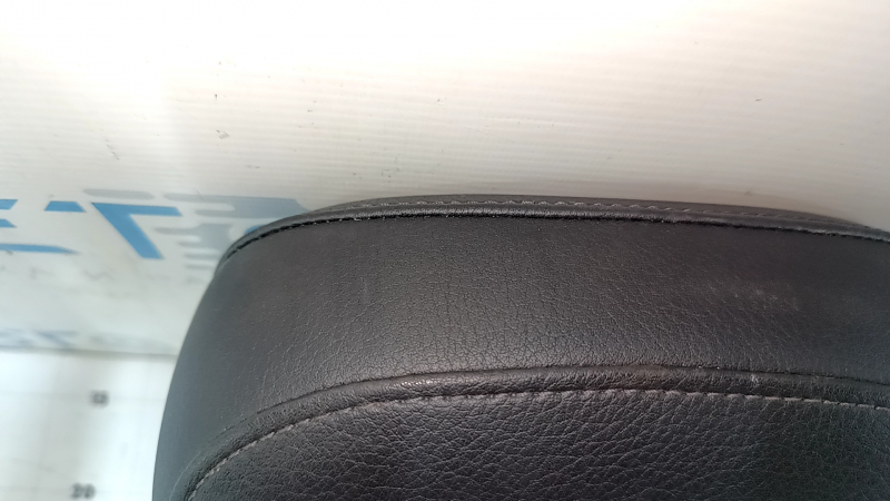 Подголовник 2 ряда левый Audi Q7 16-19 кожа, черный, потерт