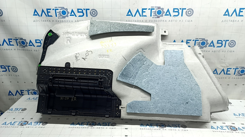 Обшивка арки правая Mazda 3 19-26 4d черная, Mexico built, царапины на пластике