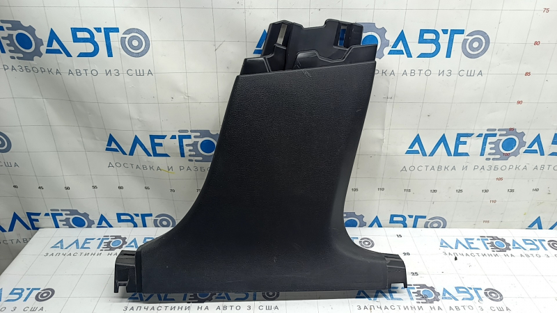 Накладка центральной стойки нижняя правая Mazda 3 19-26 черная, Mexico built, царапины