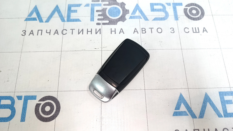 Ключ smart Audi Q7 16-22 4 кнопки, царапины, тычки, потерт