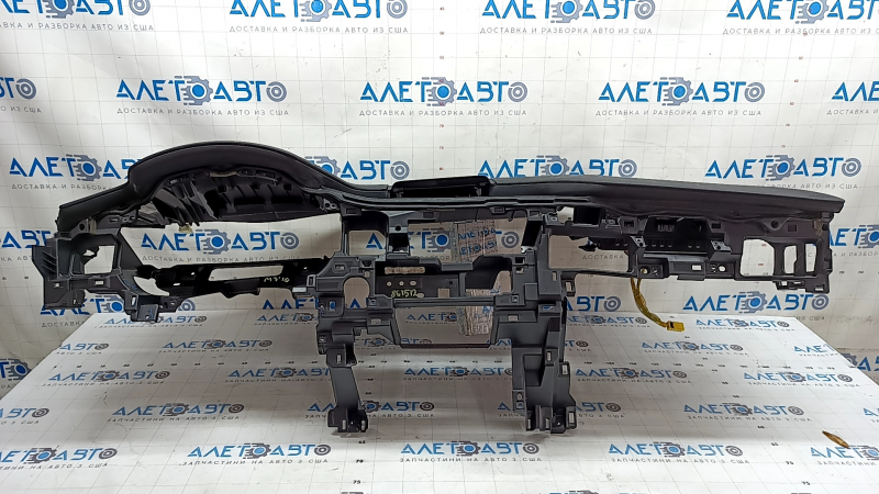 Торпедо передняя панель с AIRBAG Mazda 3 19-26 черная, Mexico built, ржавый пиропатрон, под чистку, виден контур airbag