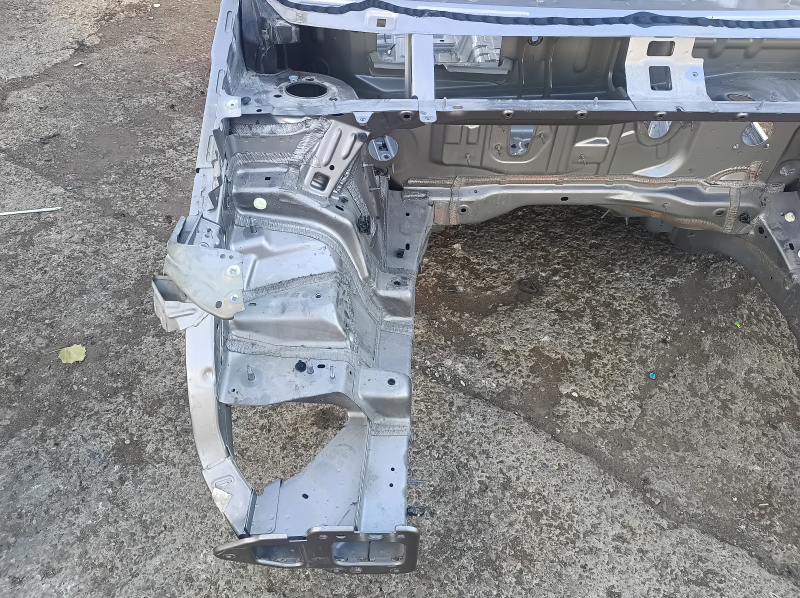 Четверть передняя правая Chrysler Pacifica 17-26 на кузове, бежевая