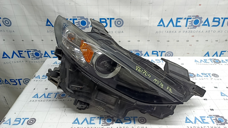 Фара передняя правая в сборе Mazda 3 19-23 ксенон, песок